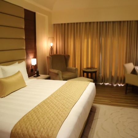 อุดมาน โฮเต็ล แอนด์ รีสอร์ต บาย เฟิร์น เอ็น เรนทัล Hotel นิวเดลี ภายนอก รูปภาพ