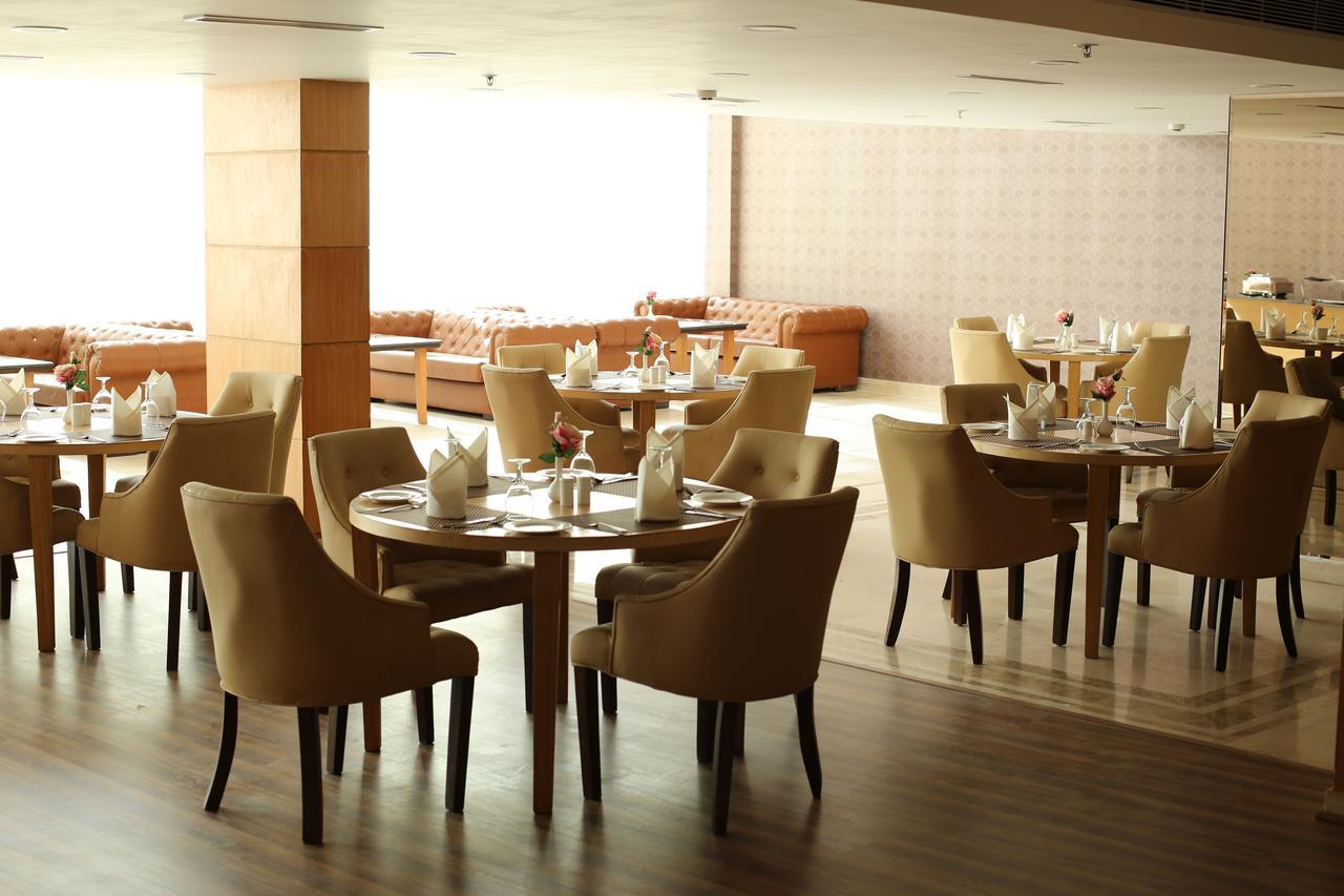 อุดมาน โฮเต็ล แอนด์ รีสอร์ต บาย เฟิร์น เอ็น เรนทัล Hotel นิวเดลี ภายนอก รูปภาพ