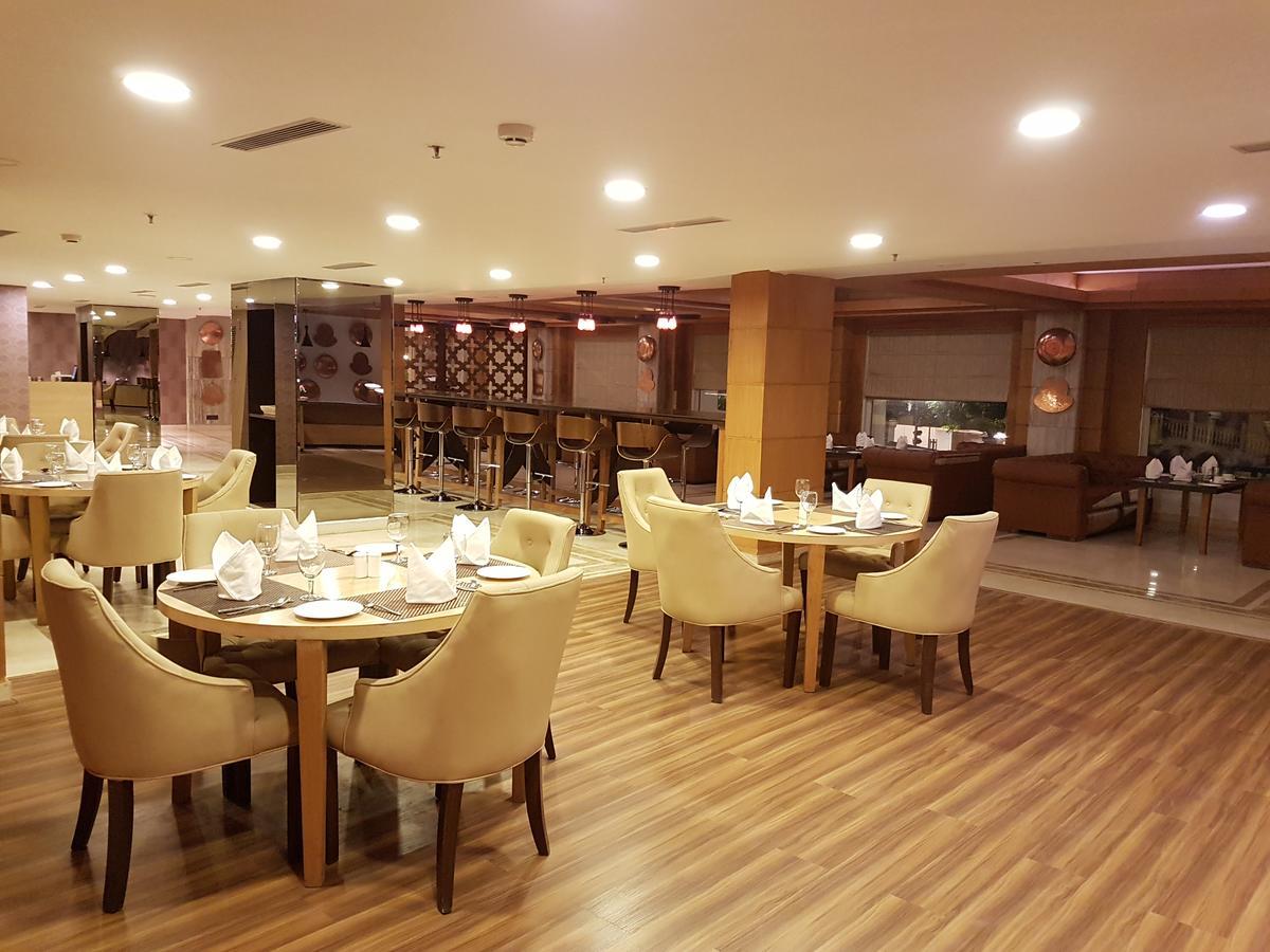 อุดมาน โฮเต็ล แอนด์ รีสอร์ต บาย เฟิร์น เอ็น เรนทัล Hotel นิวเดลี ภายนอก รูปภาพ