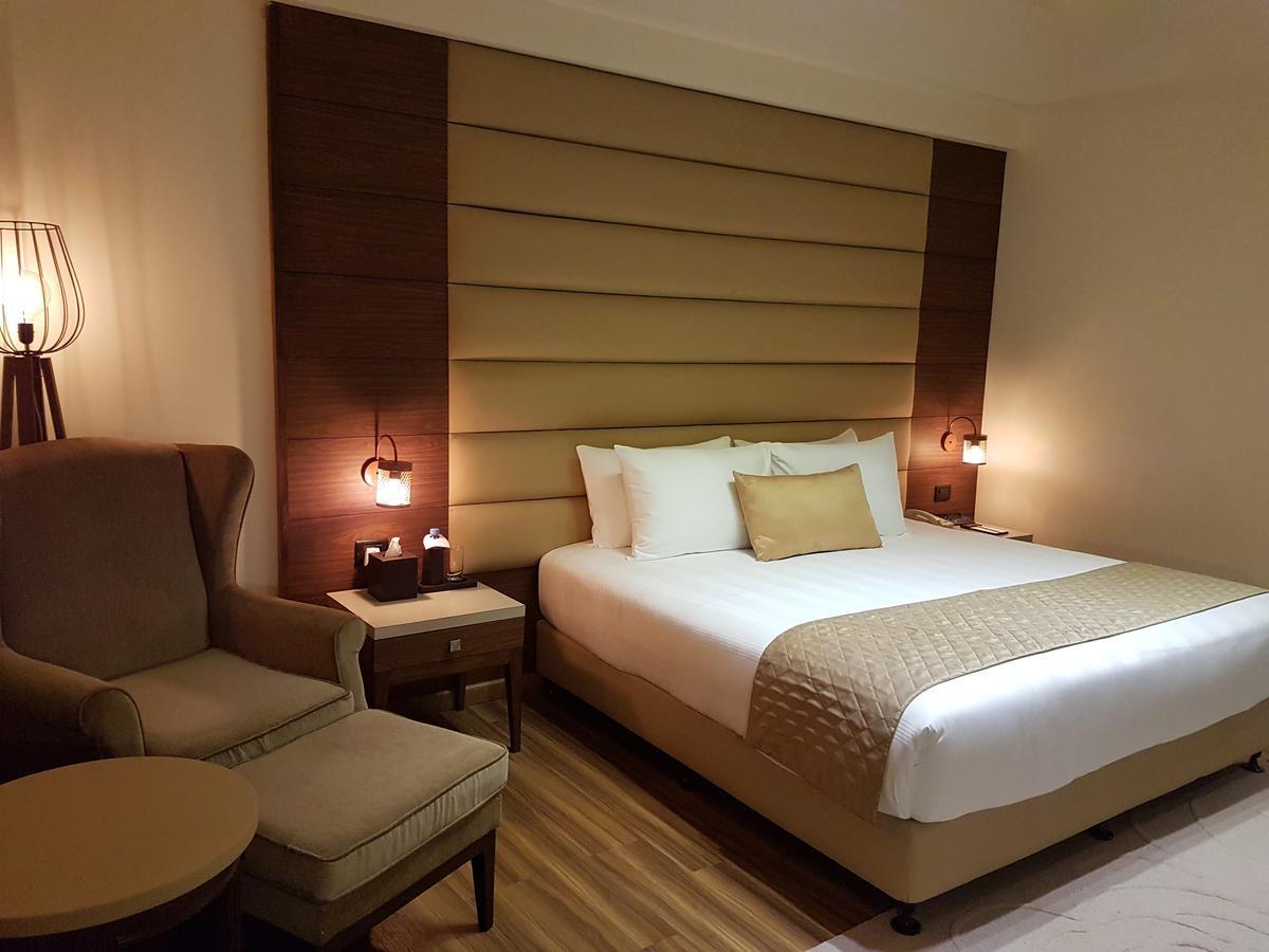 อุดมาน โฮเต็ล แอนด์ รีสอร์ต บาย เฟิร์น เอ็น เรนทัล Hotel นิวเดลี ภายนอก รูปภาพ